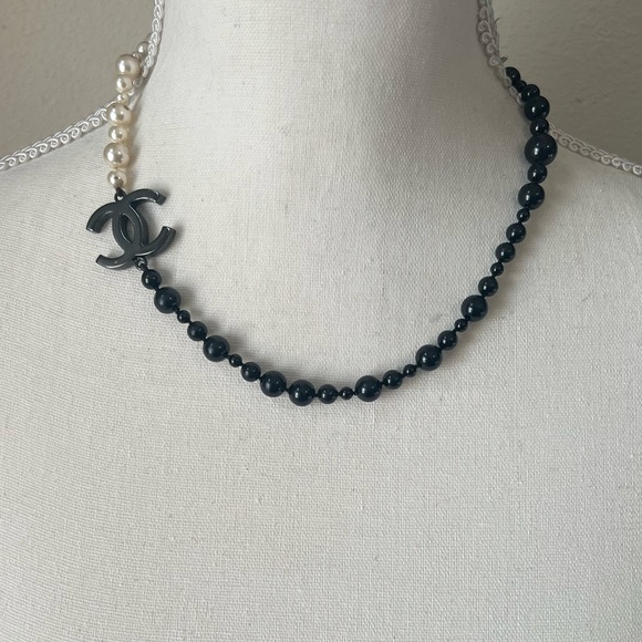 CHANEL Faux Pearl Black Bead CC Logo Collar Necklace - Picture 8 of 8